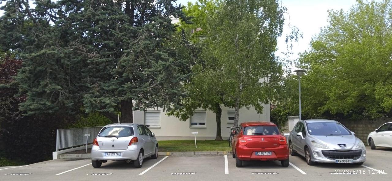 Le Phenix A Internet Haut Debit & Parking Dijon Exterior photo