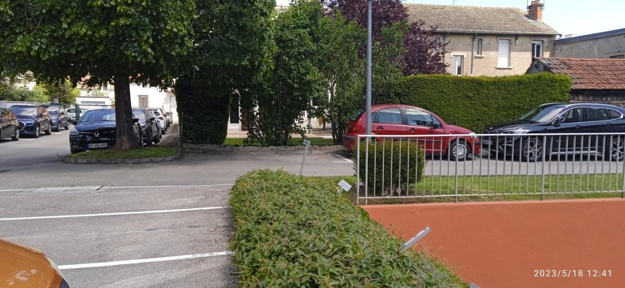 Le Phenix A Internet Haut Debit & Parking Dijon Exterior photo